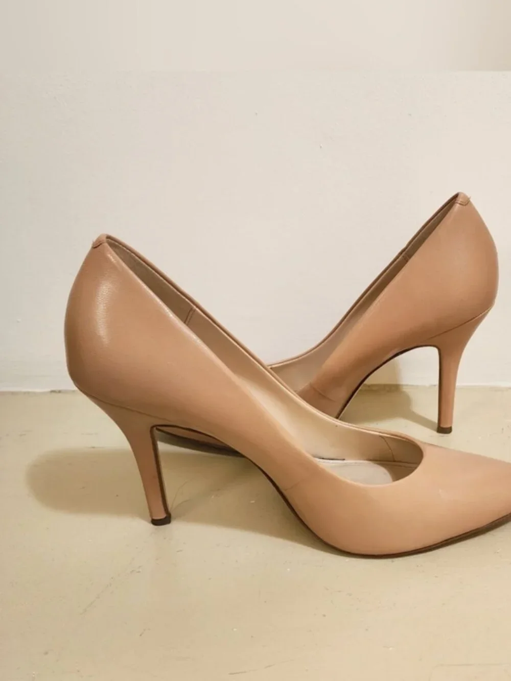 Nine West Nude Leather Pointed Toe Pumps Sz 9 Classic Stiletto Heels